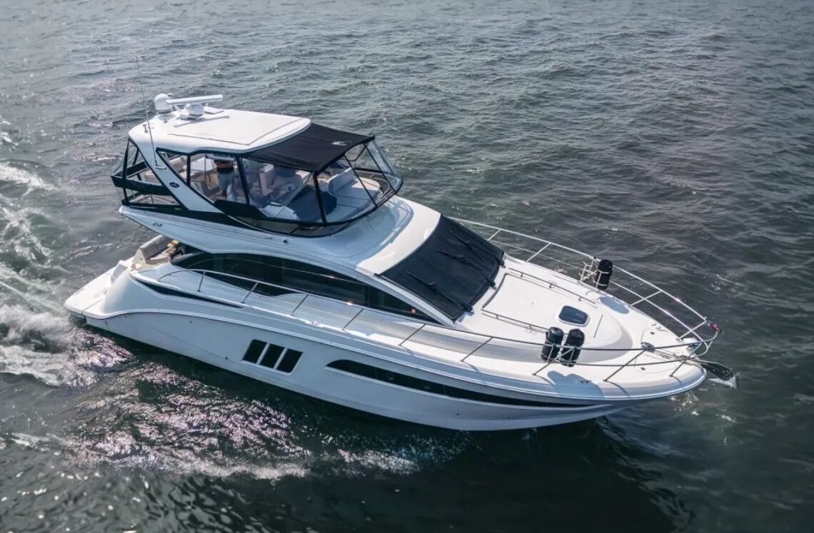 Sea Ray 510 Fly 2023 en charter — Cancún