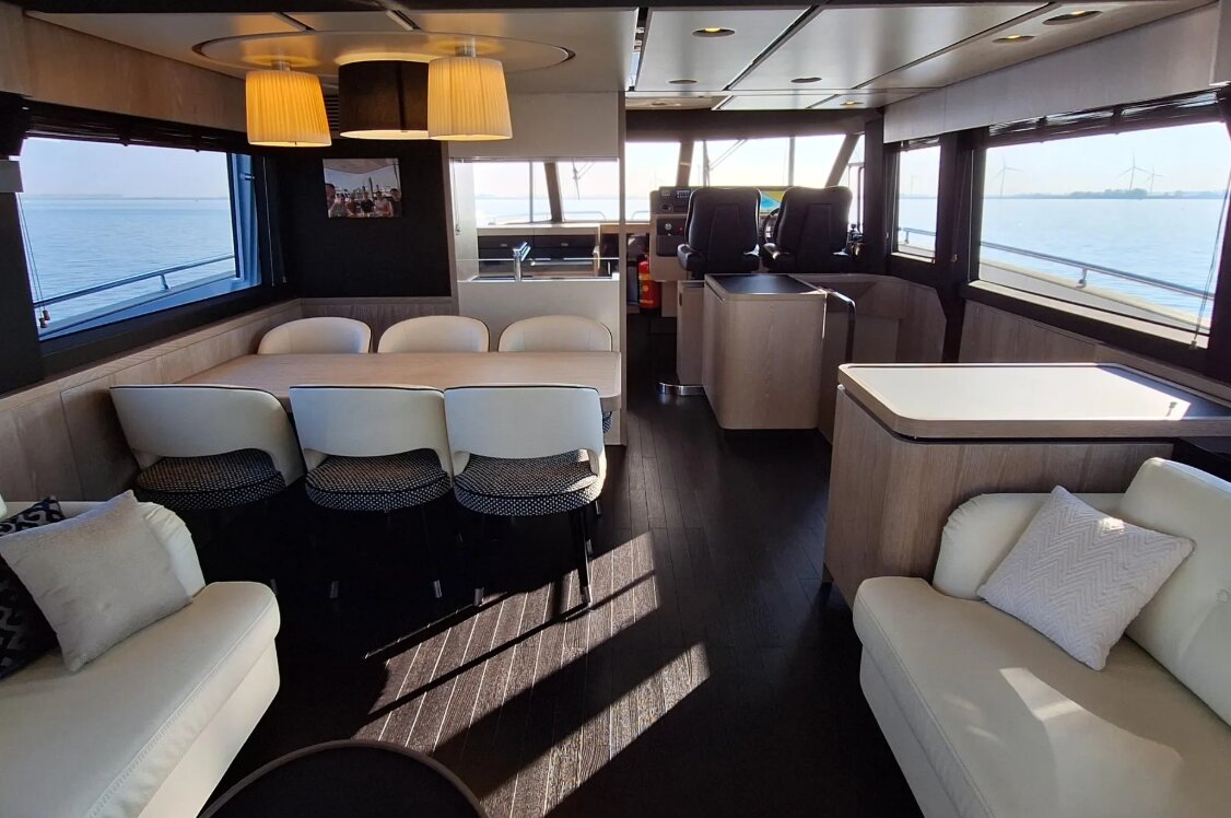 Azimut 66 2022 en charter — Cancún