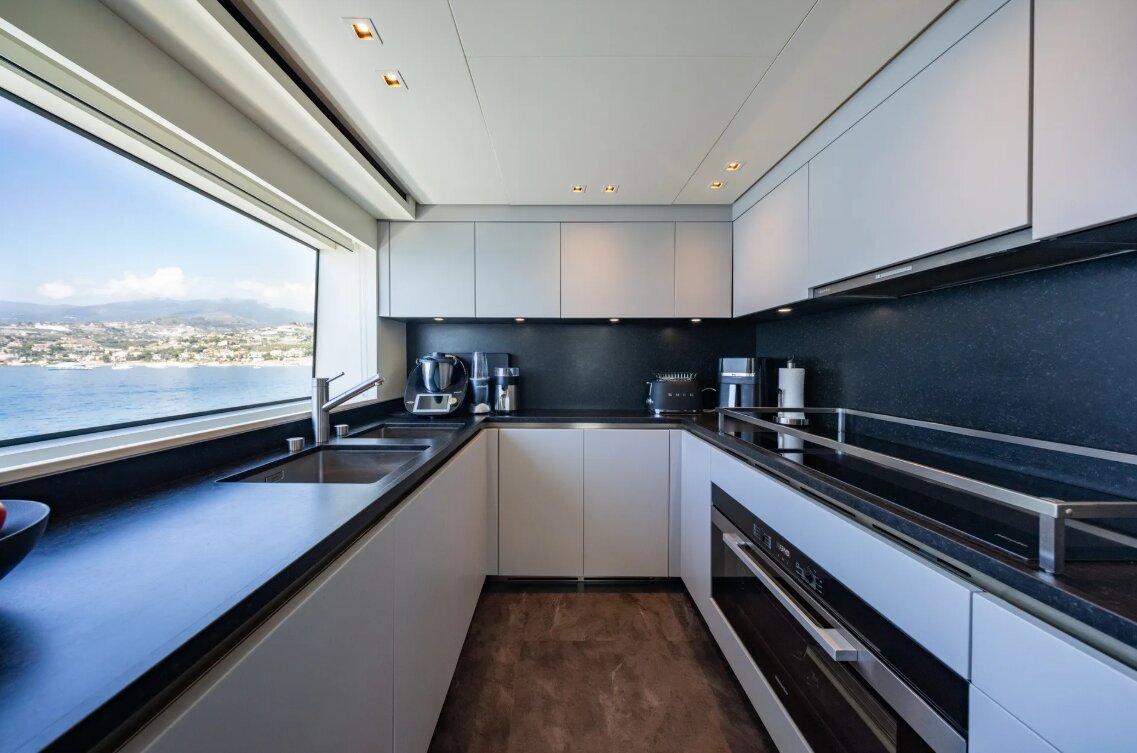 Sanlorenzo SX88 2021 — Saint-Martin