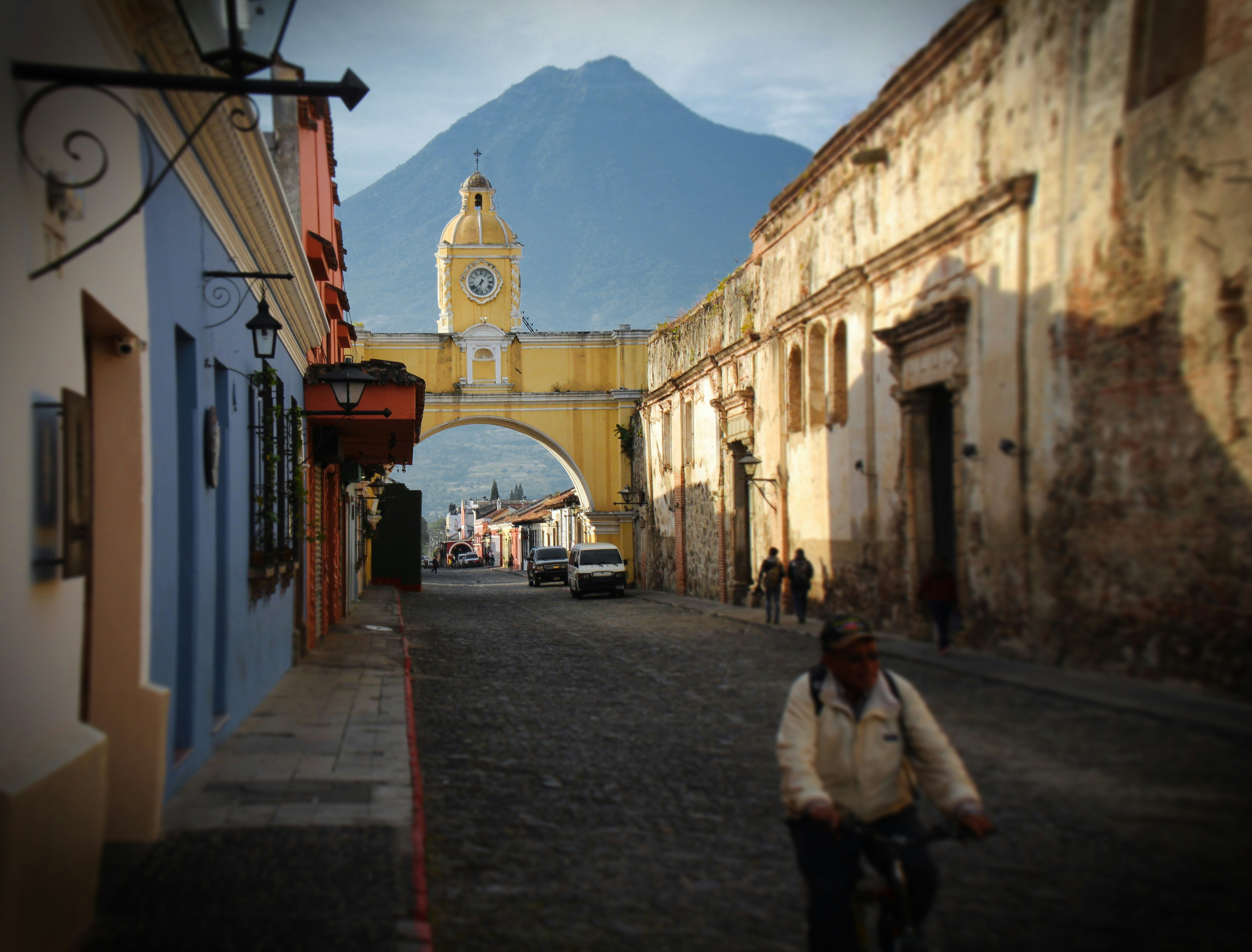 Aventura Definitiva de 8 Dias na Guatemala — Antigua, Lago Atitlán e Tikal